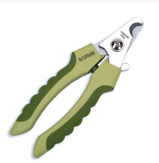 Green pet nail clippers with 'Safari' branding on a white background