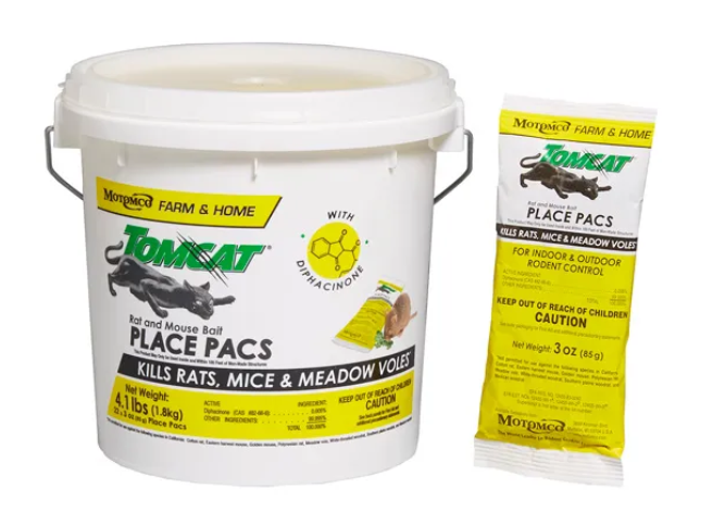 Tomcat place pac container with packaging on a white background
